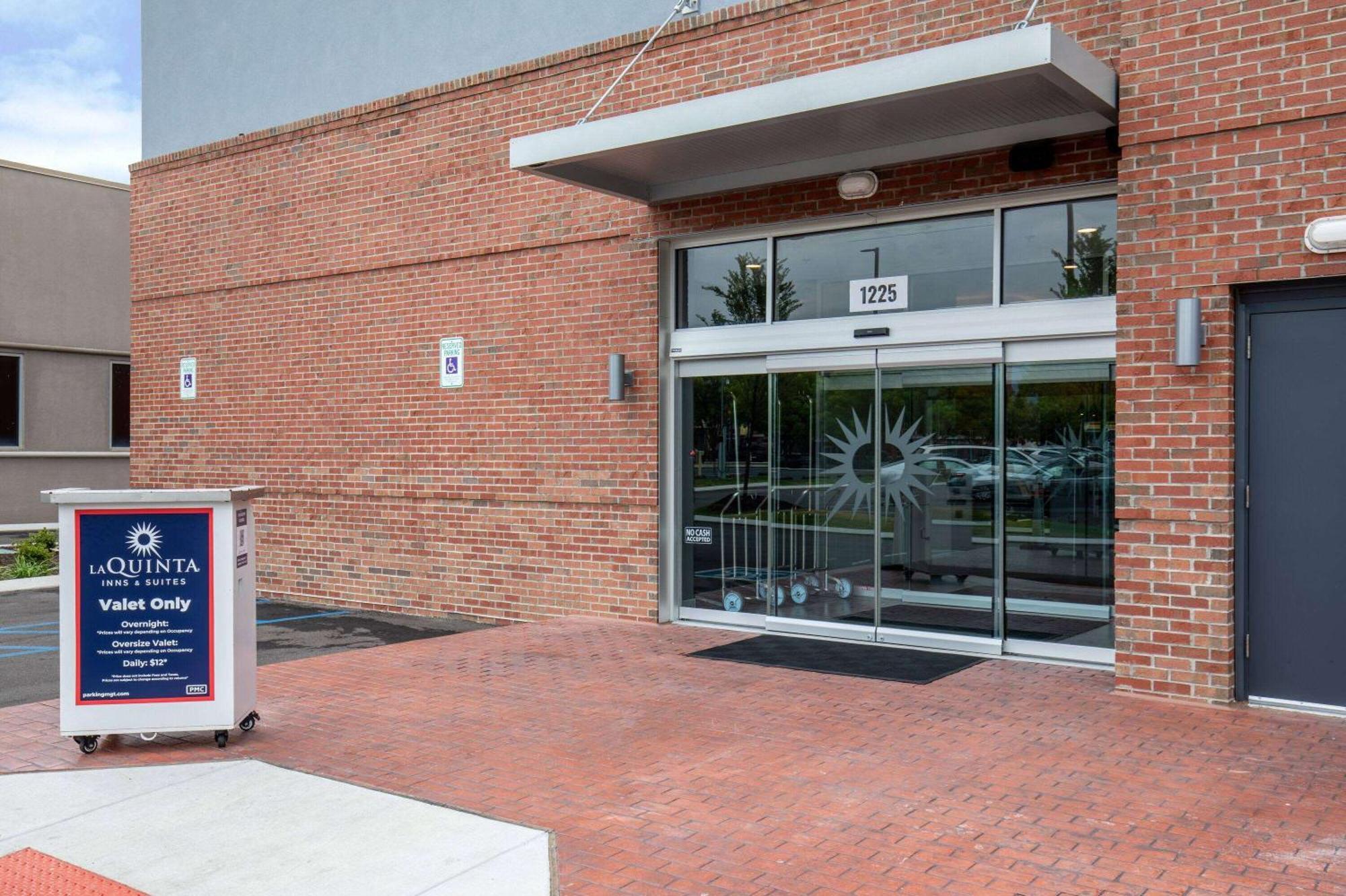 La Quinta Inn & Suites By Wyndham Chattanooga Downtown/South Eksteriør billede